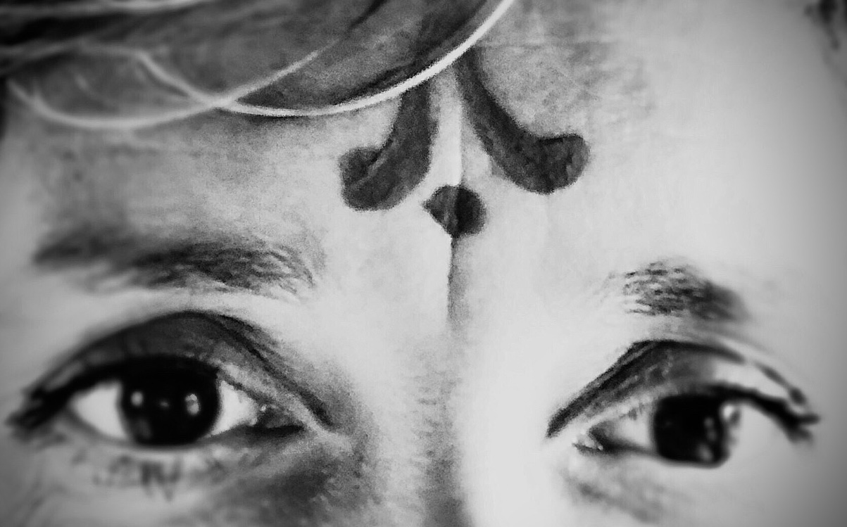 Mirada en blanco y negro