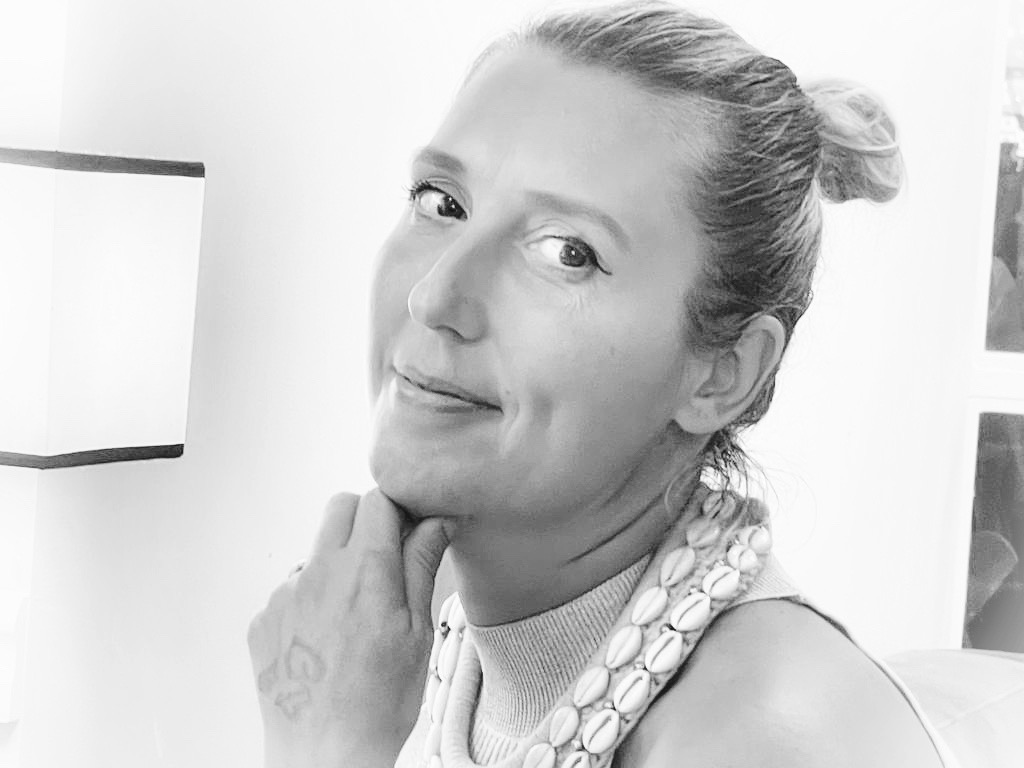 Retrato en blanco y negro de Sandra